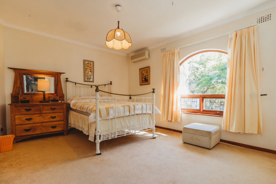 4 Bedroom Property for Sale in Glen Barrie Western Cape